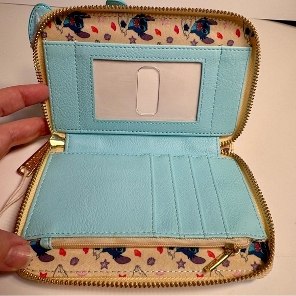 NWT. Disney Loungefly Lilo & Stitch Scrump Beach Scene Zip Around Wallet - Picture 14 of 16